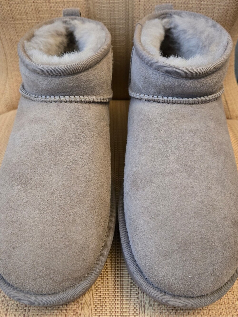 NEW UGG CLASSIC ULTRA MINI BOOTS